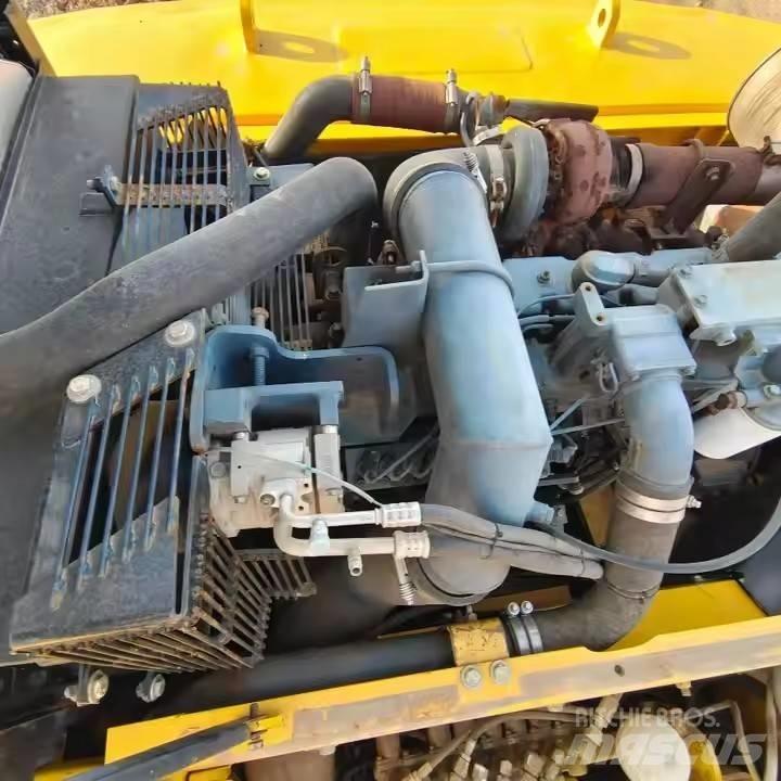 Komatsu PC360 Гусеничні екскаватори