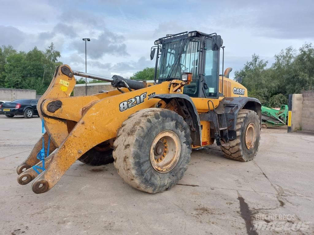 CASE 821 FXR Фронтальні навантажувачі