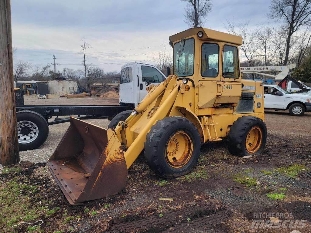 John Deere 444 A Фронтальні навантажувачі