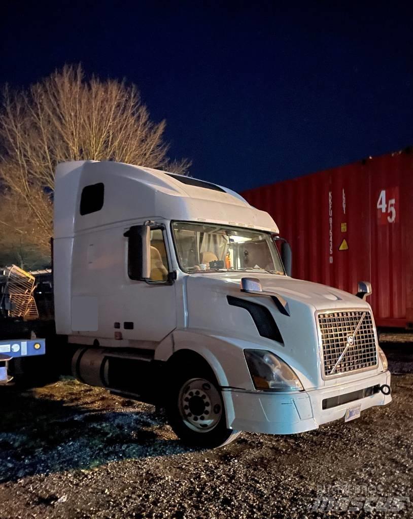 Volvo VNL 42 670 Тягачі
