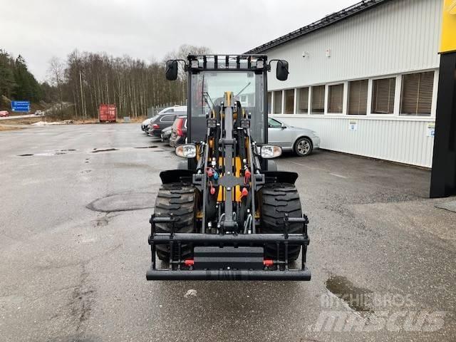 JCB 403 Plus Фронтальні навантажувачі