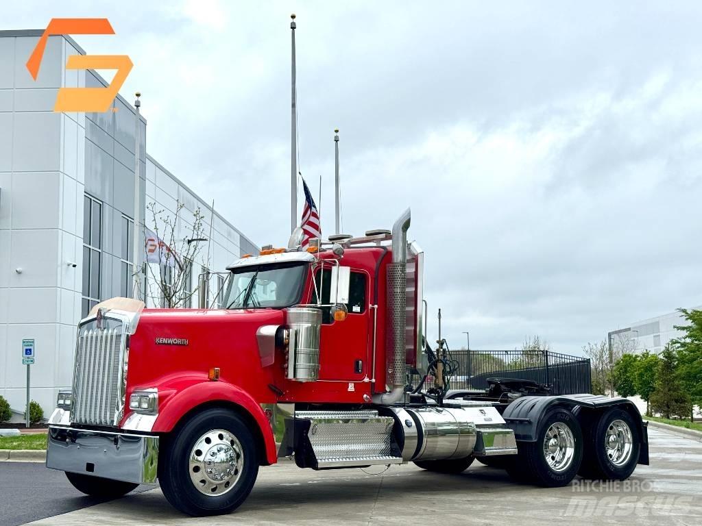 Kenworth W900 Тягачі