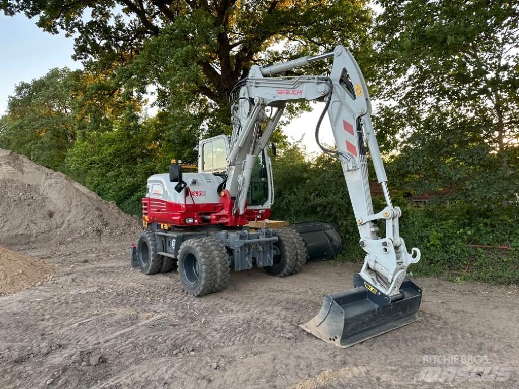 Takeuchi TB295W Колісні екскаватори