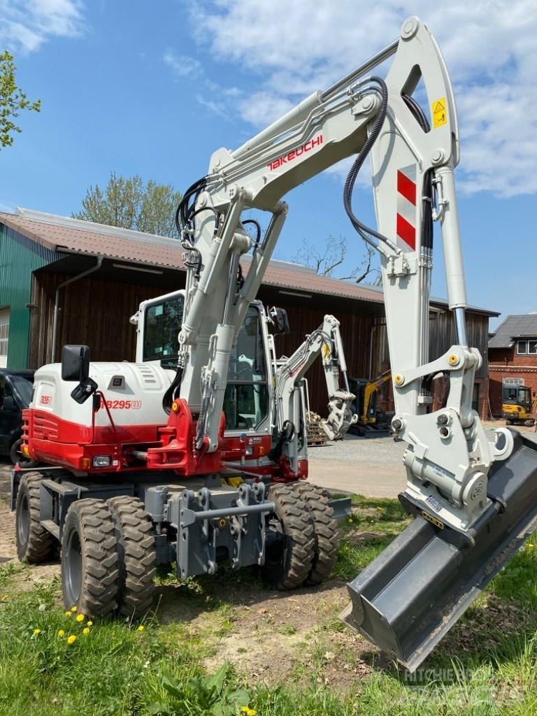 Takeuchi TB295W Колісні екскаватори