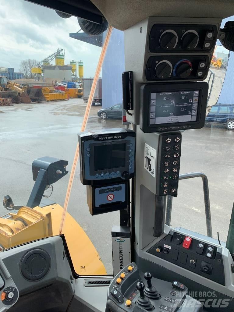 CAT 966 M XE Фронтальні навантажувачі