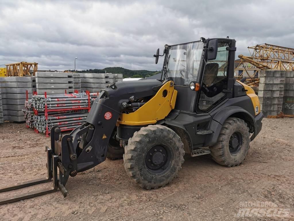 Mecalac AS 700 Фронтальні навантажувачі