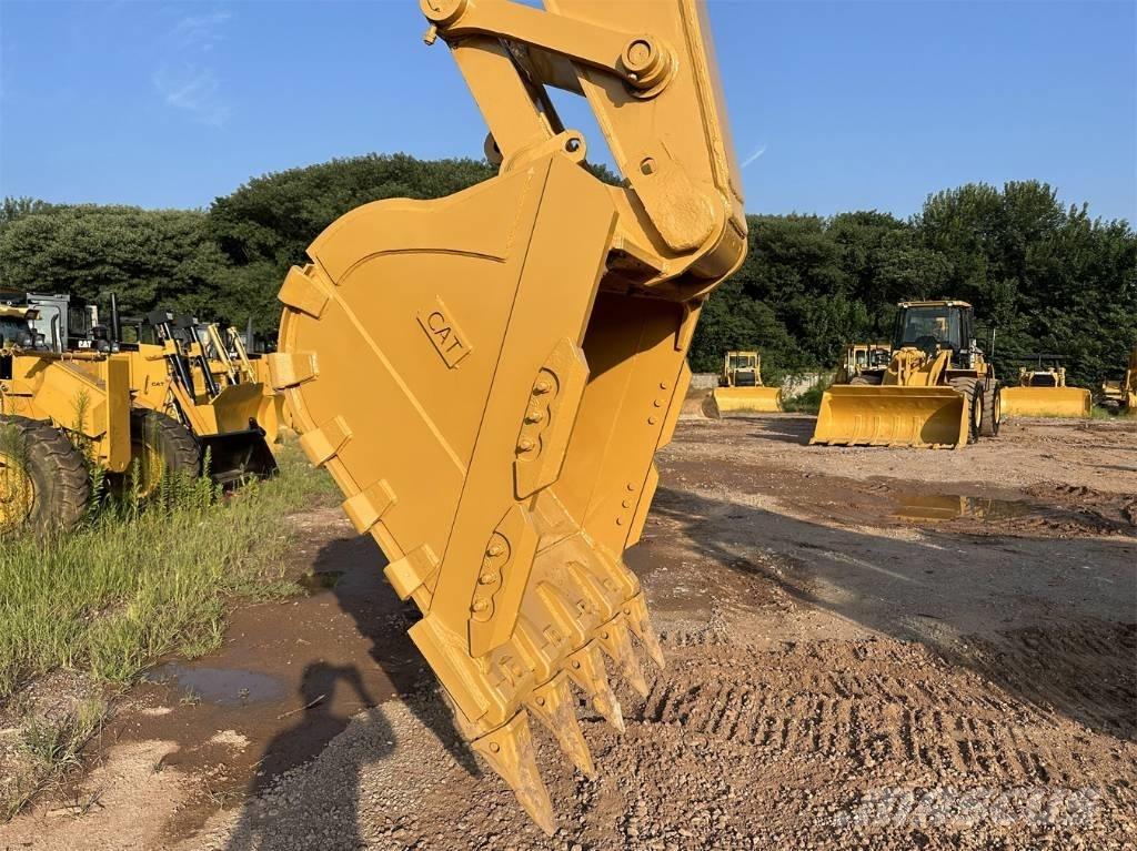 CAT 330 D L Гусеничні екскаватори