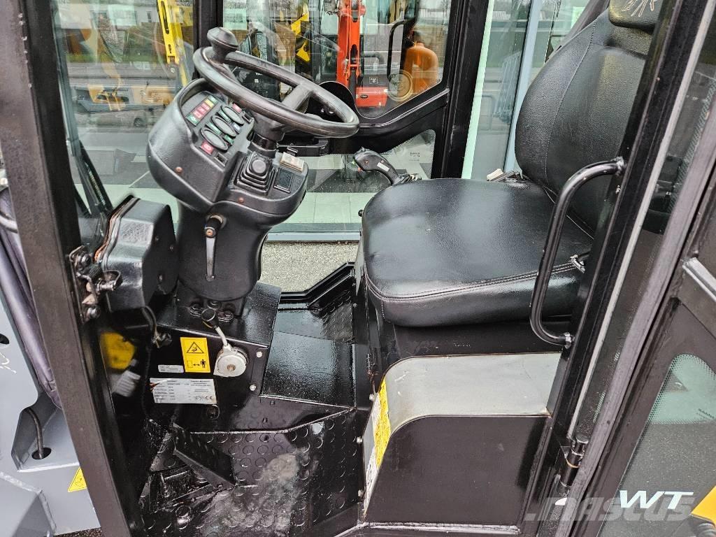 GiANT D 332 SWT Фронтальні навантажувачі