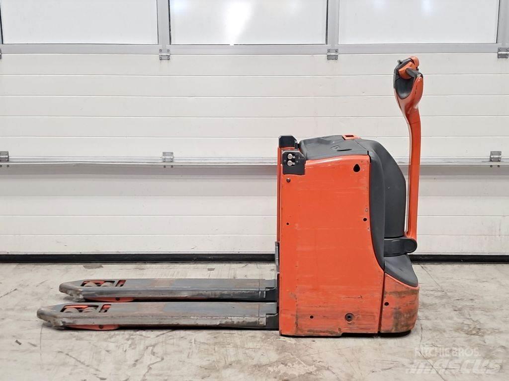 Linde T16L Ручні гідравлічні візки