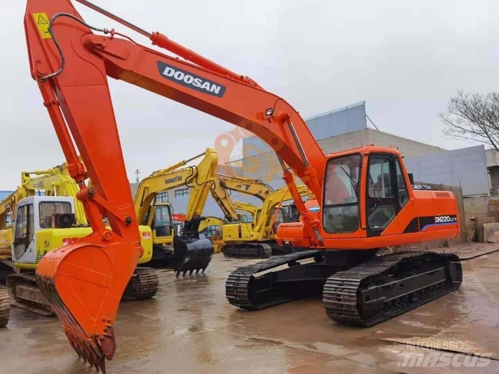 Doosan 220 LC-7 Гусеничні екскаватори