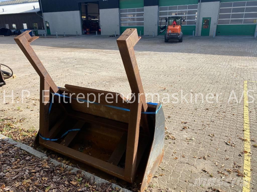 Hitachi ZW 75-6 Фронтальні навантажувачі