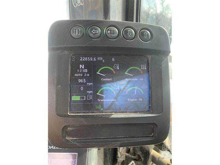 John Deere 824K-II Фронтальні навантажувачі