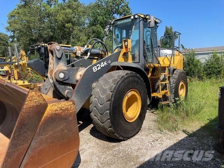 John Deere 824K-II Фронтальні навантажувачі