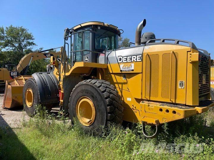 John Deere 824K-II Фронтальні навантажувачі