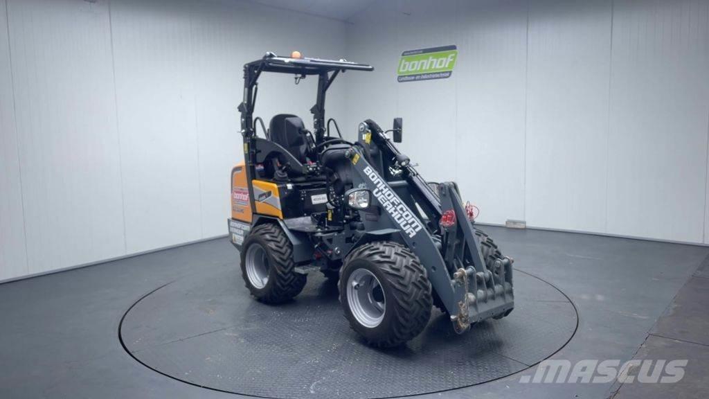 GiANT G2300 HD Фронтальні навантажувачі