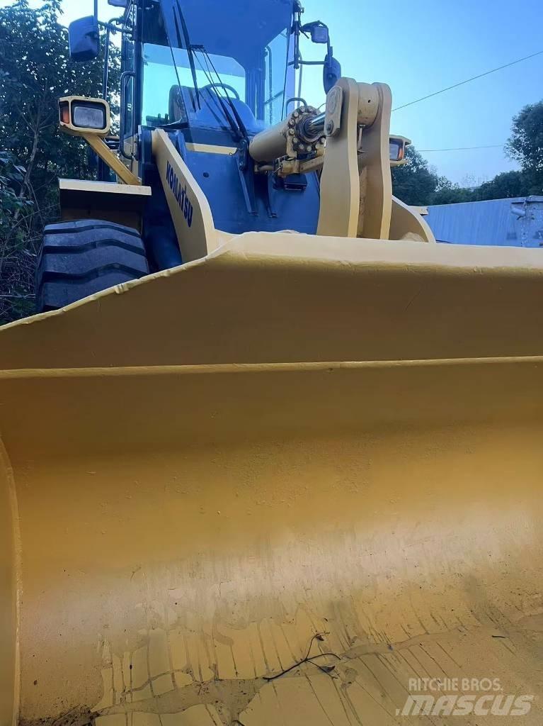 Komatsu WA 320 Фронтальні навантажувачі