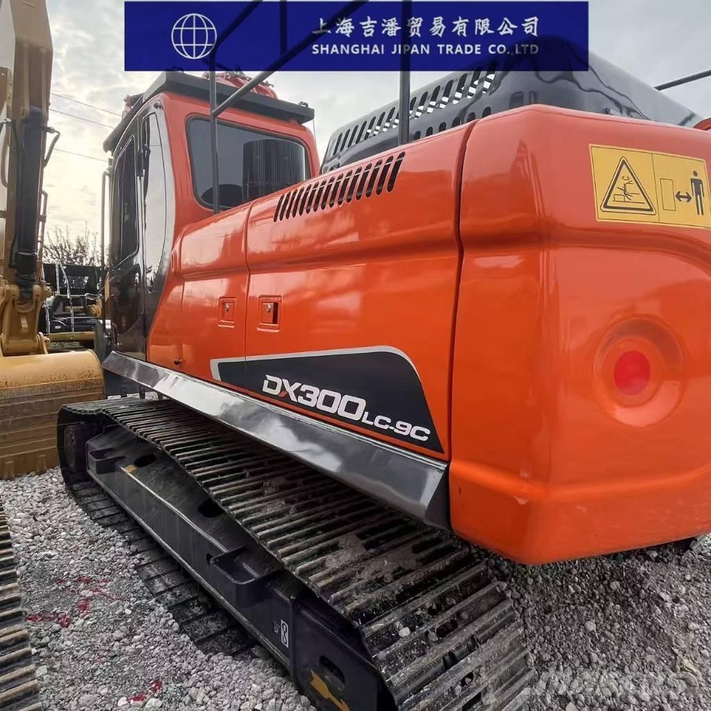 Doosan DX 300 LC Гусеничні екскаватори