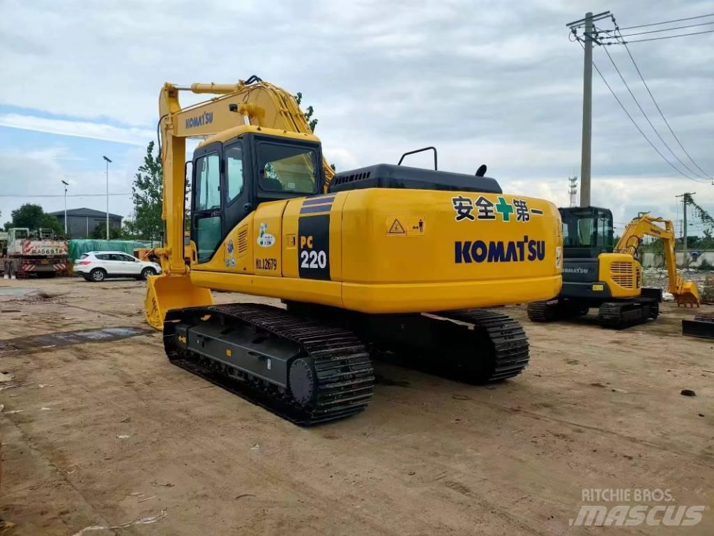 Komatsu PC 220 Гусеничні екскаватори
