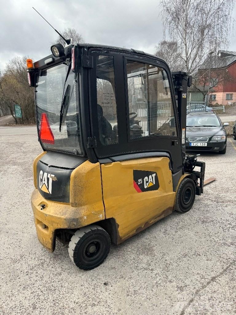 CAT EP25N Електронавантажувачі