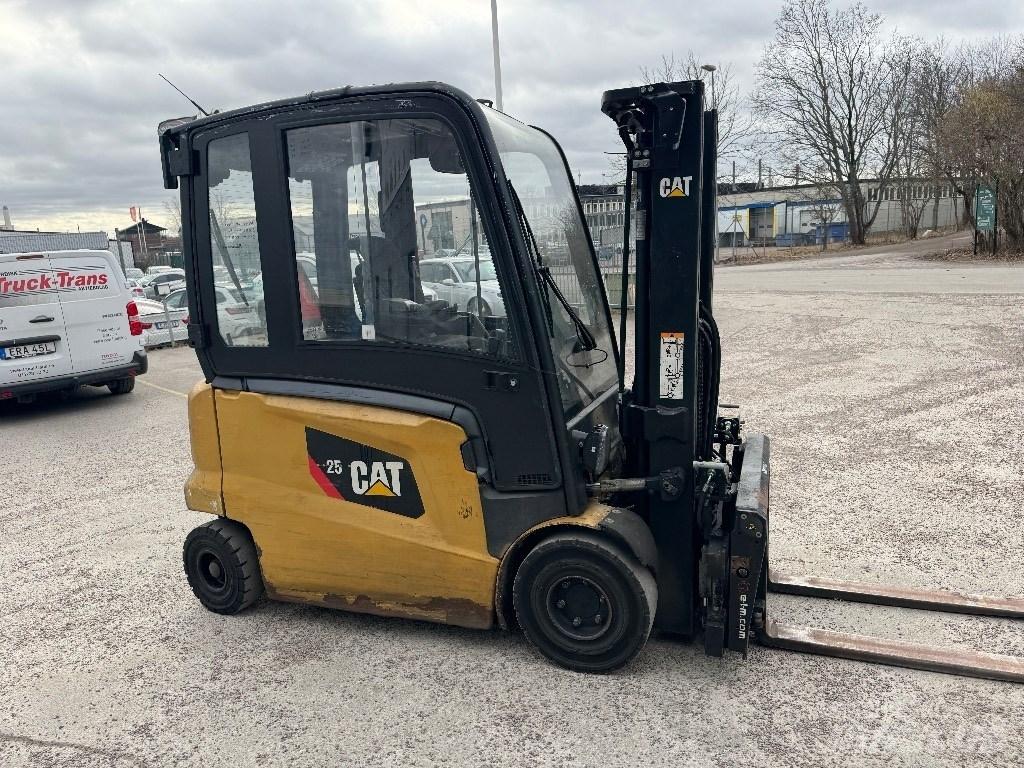 CAT EP25N Електронавантажувачі