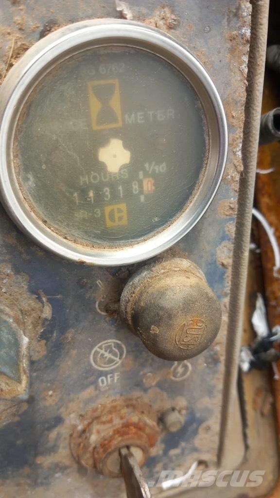 CAT 953 Гусеничні вантажники