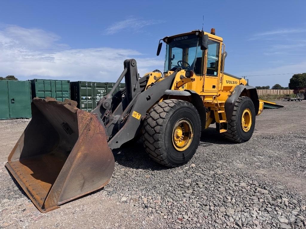 Volvo L 120 E Фронтальні навантажувачі