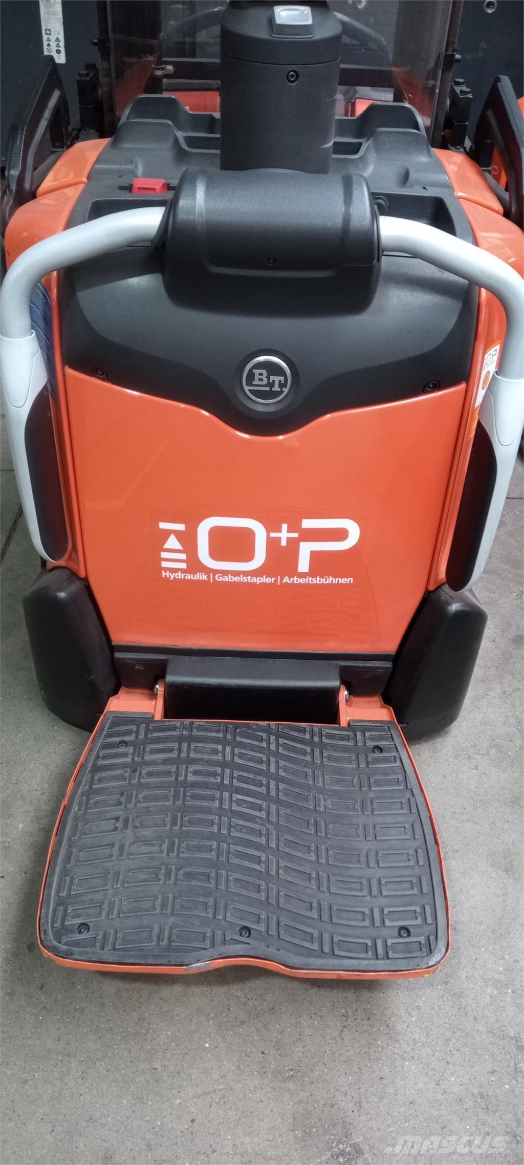 Toyota SPE160L Самохідні електроштабелери