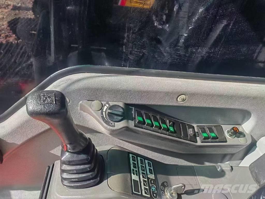 Volvo EC 290 Гусеничні екскаватори