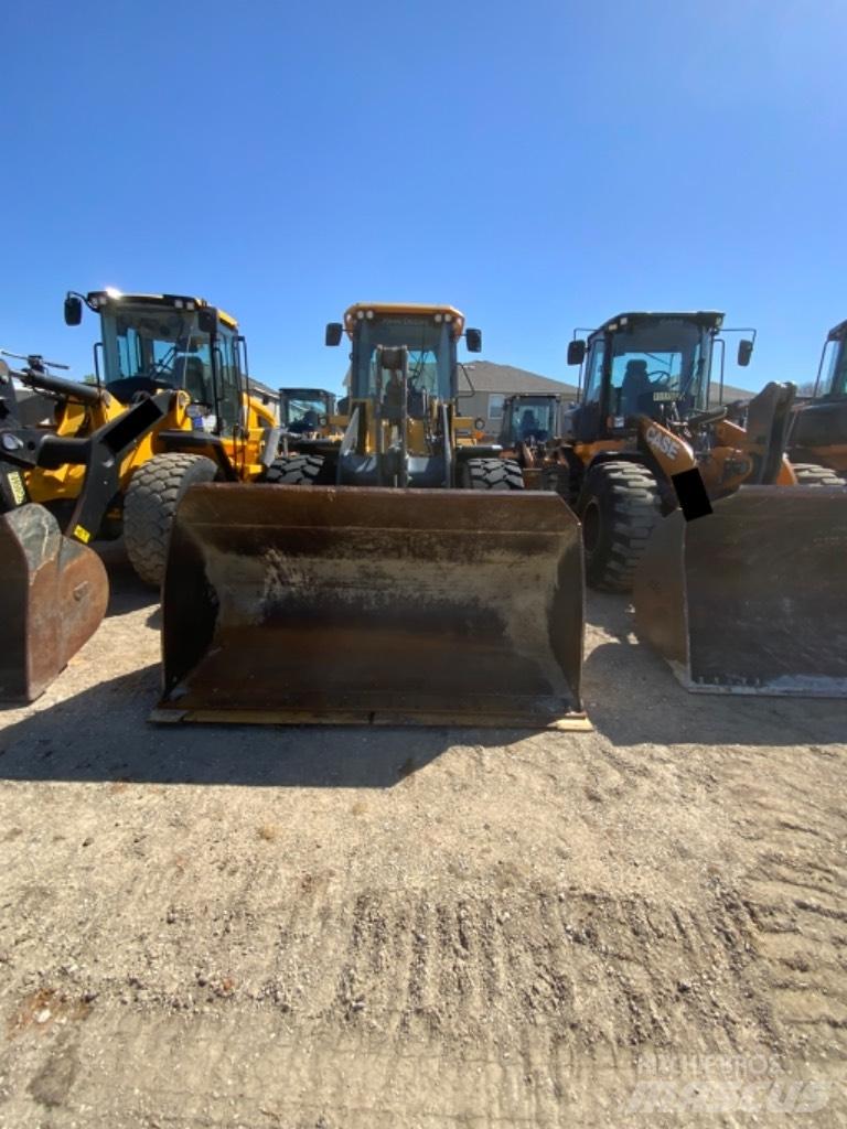 John Deere 544L Фронтальні навантажувачі