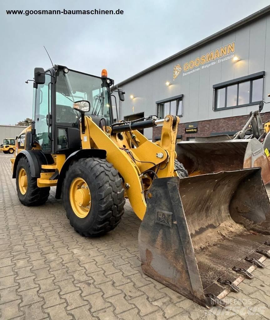 CAT 907 M Фронтальні навантажувачі