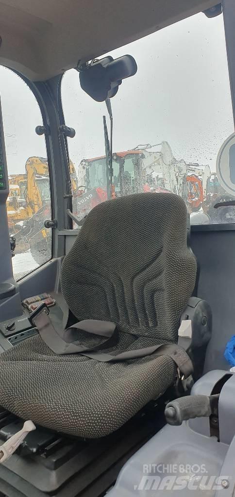 Schafer 4670 Малі навантажувачі