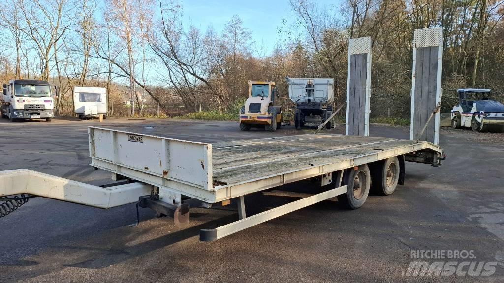 Svan CHTP 11 Низькорамні причепи