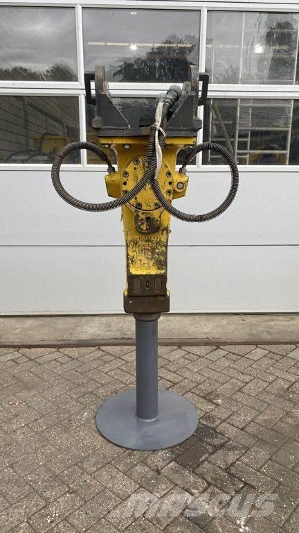 Epiroc SB452 Плуги