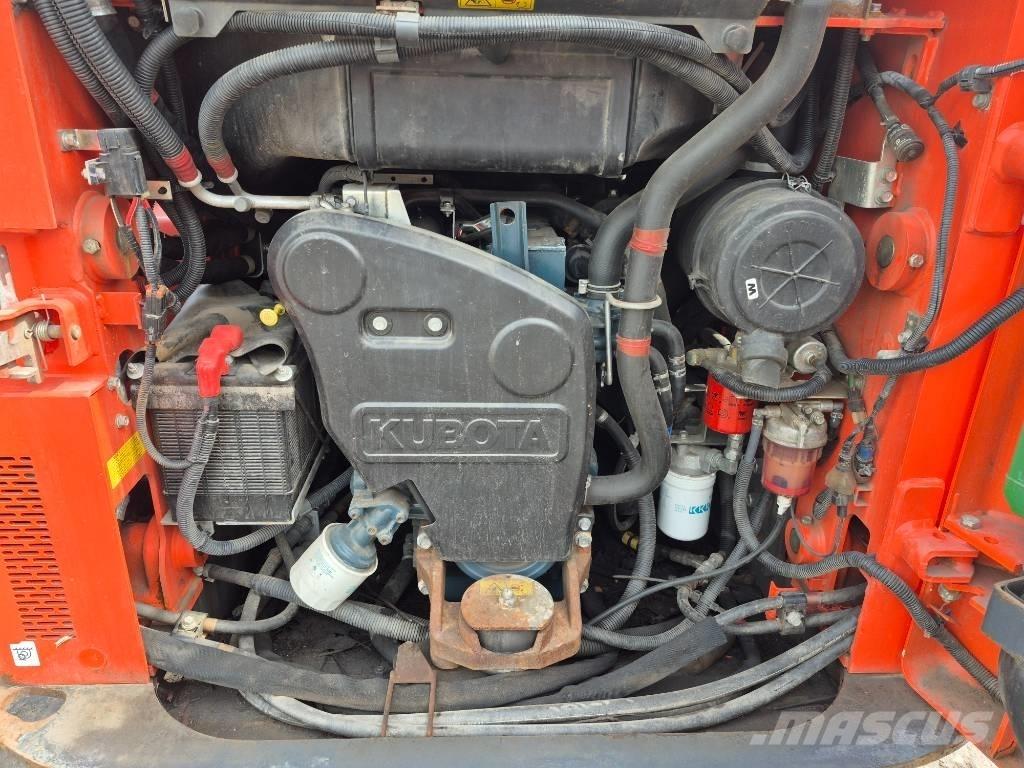 Kubota SSV 65 Міні-навантажувачі