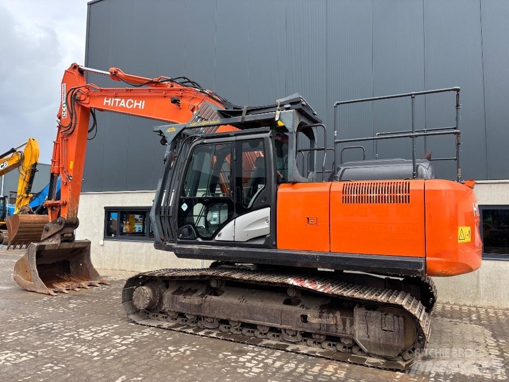 Hitachi ZX 210 LC-6 Гусеничні екскаватори