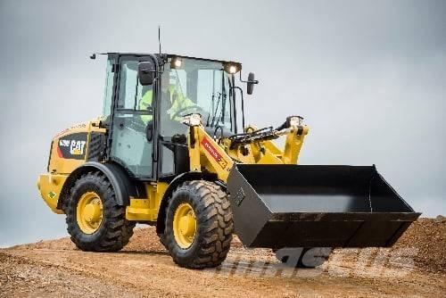 CAT 906 M Фронтальні навантажувачі