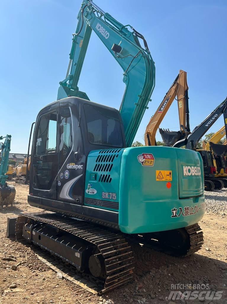 Kobelco SK 75 Міні-екскаватори < 7т