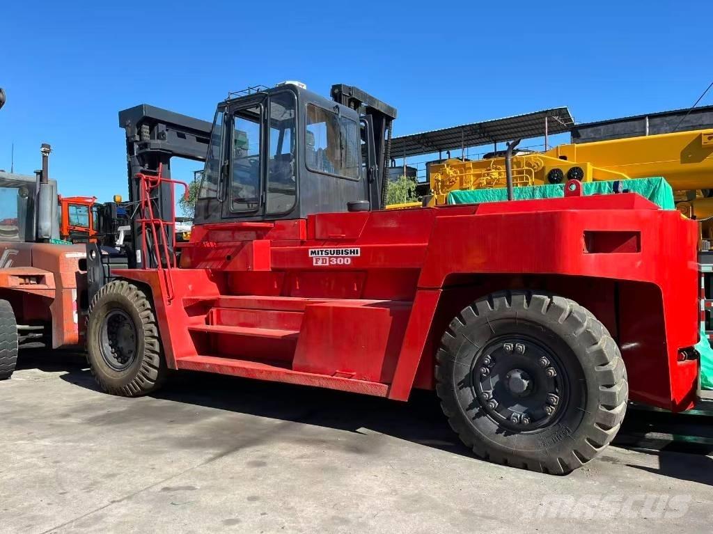 Mitsubishi FD 30 T Дизельні навантажувачі