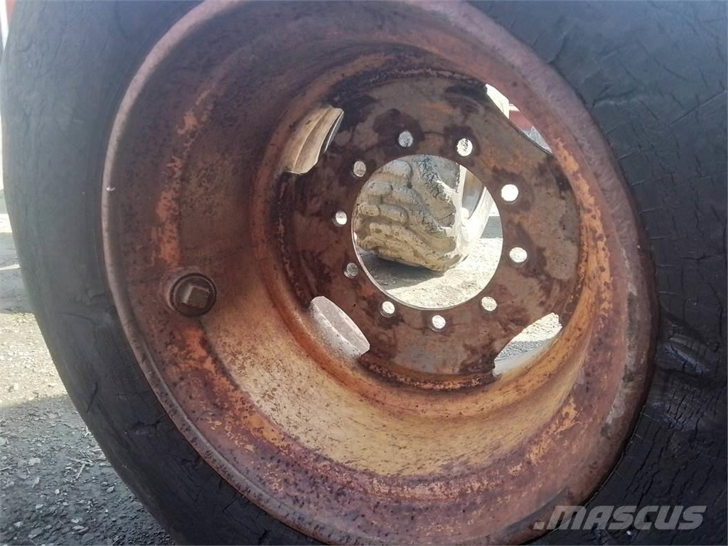 Ösa 250 20x26,5 Шини