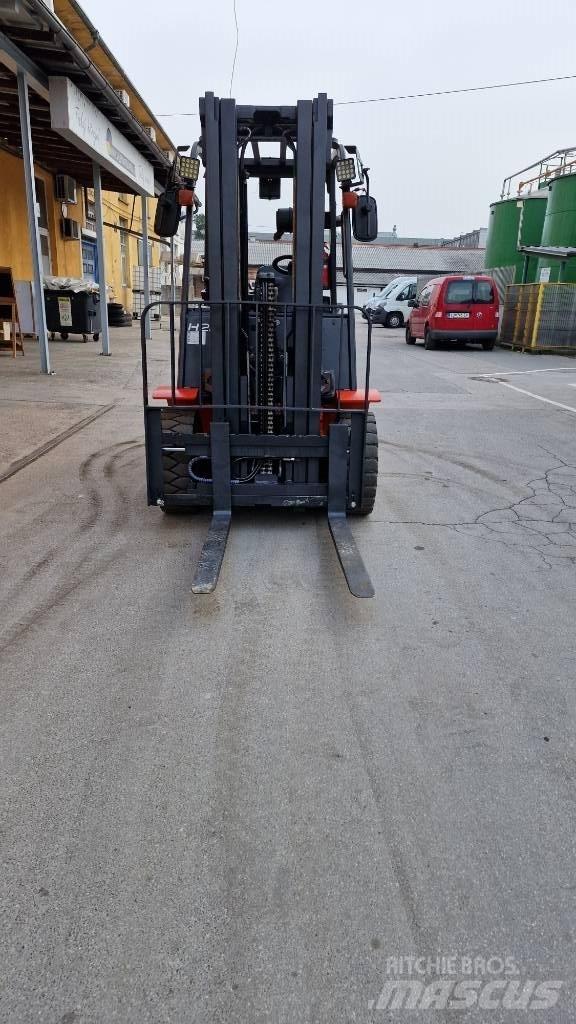 Linde H 25 D Дизельні навантажувачі