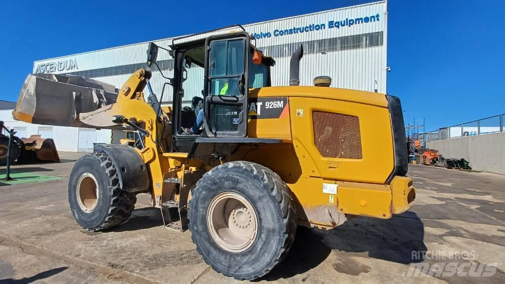 CAT 926M Фронтальні навантажувачі