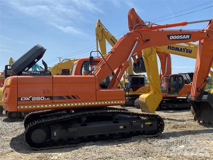 Doosan DX 260LC Гусеничні екскаватори