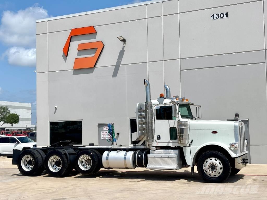 Peterbilt 388 Тягачі