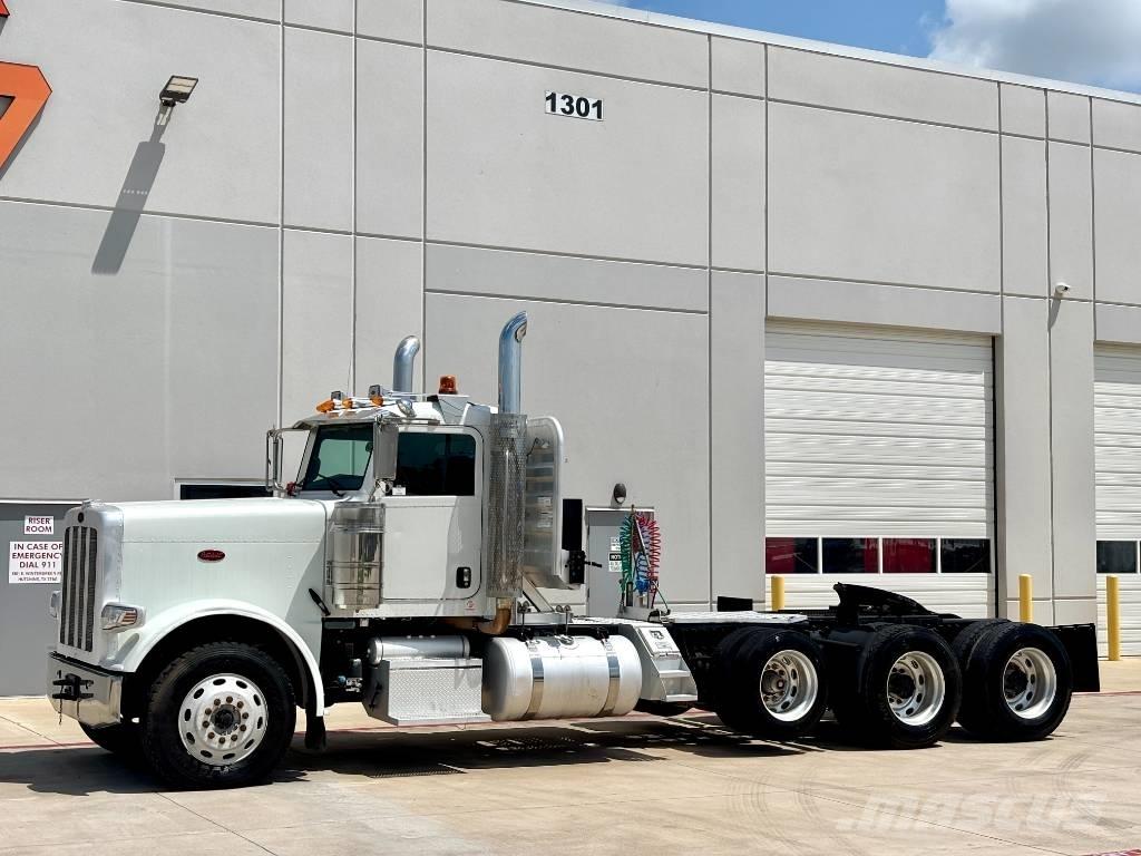 Peterbilt 388 Тягачі