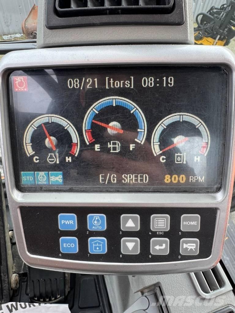 Doosan DX 140 W Колісні екскаватори