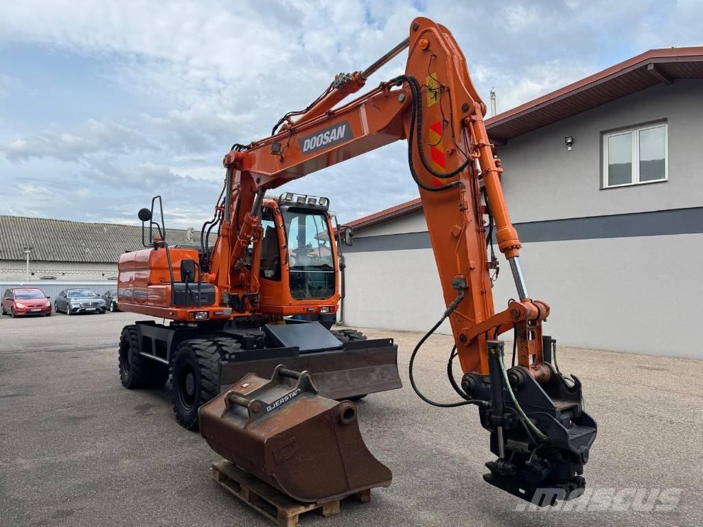 Doosan DX 140 W Колісні екскаватори