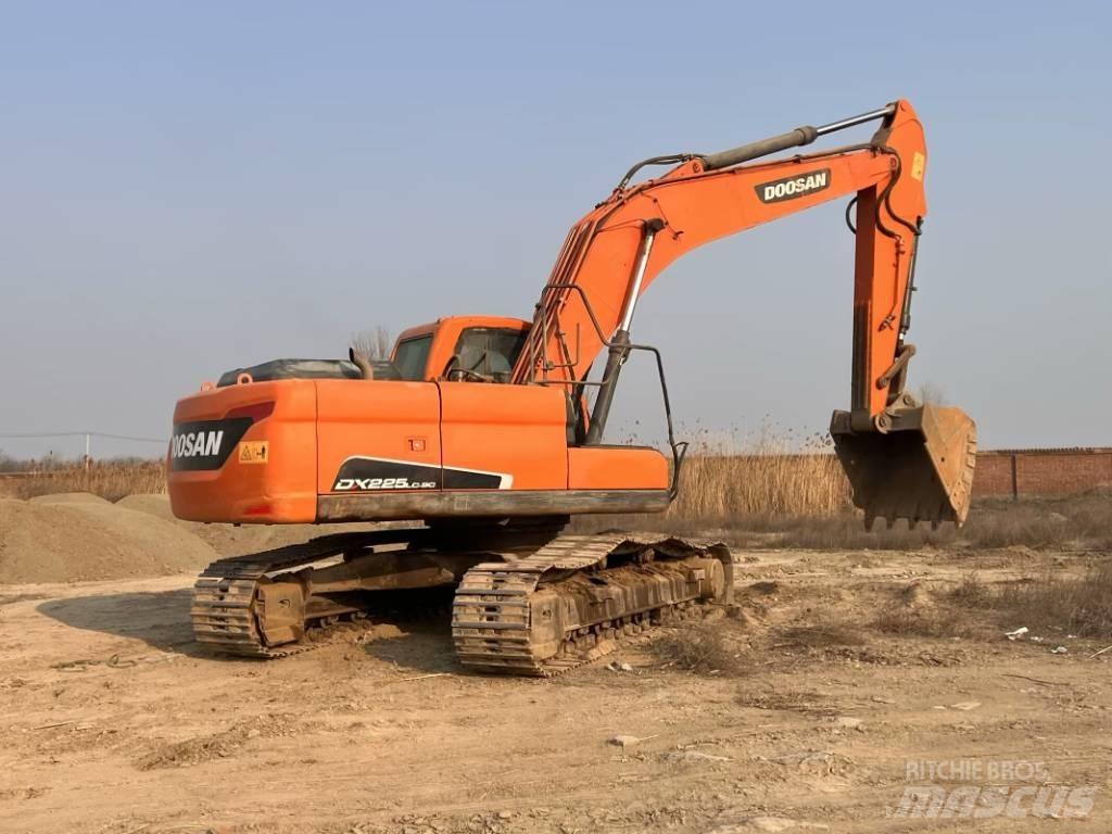 Doosan DX225LC-9C Гусеничні екскаватори
