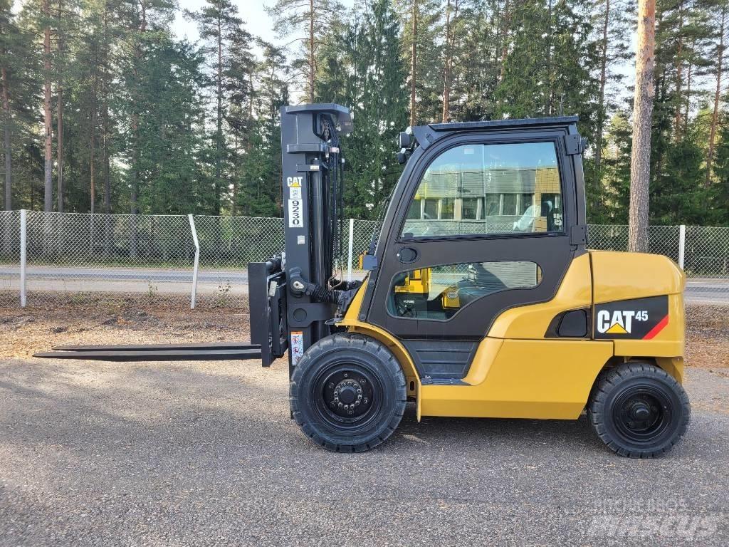 CAT DP45NB Дизельні навантажувачі