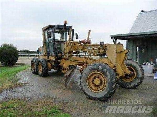Komatsu GD525A-1 Грейдери