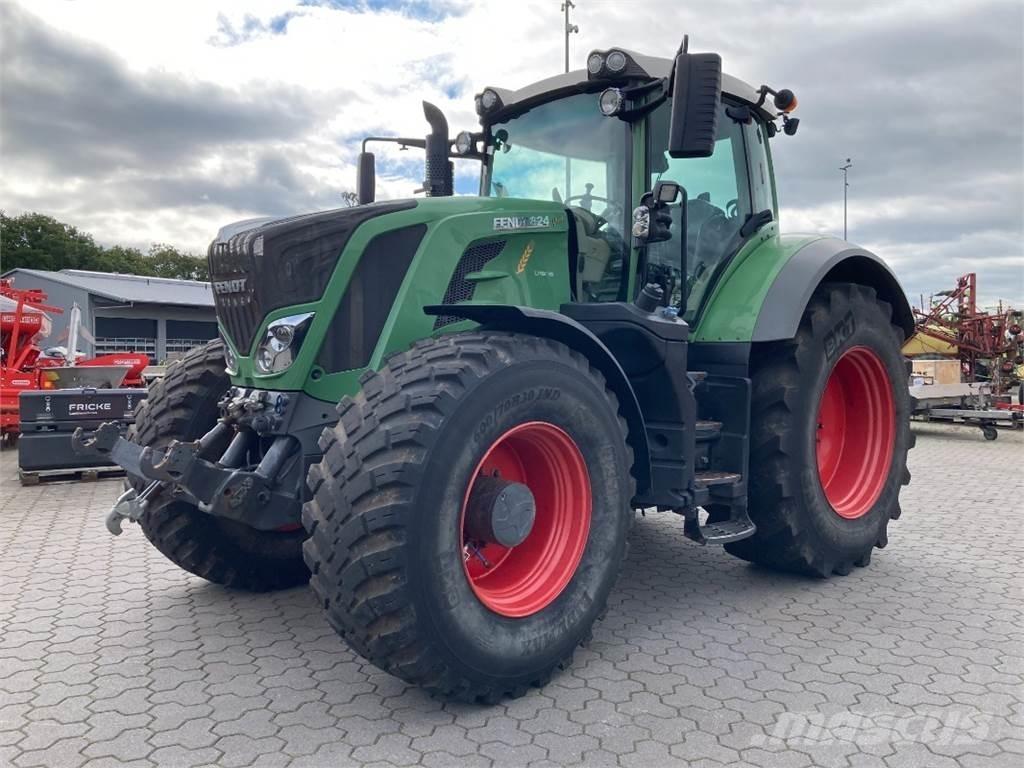 Fendt 824 Vario S4 Трактори